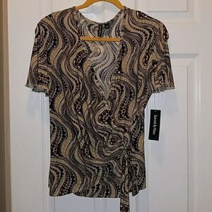 Essentials by Milano wrap look top Sz. L NWT